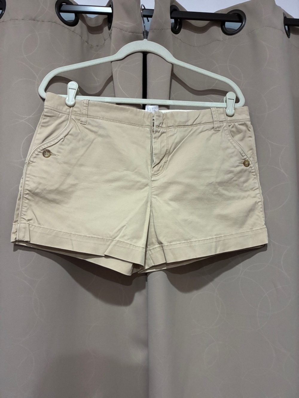 Old Navy Khaki Cuffed Chino Shorts